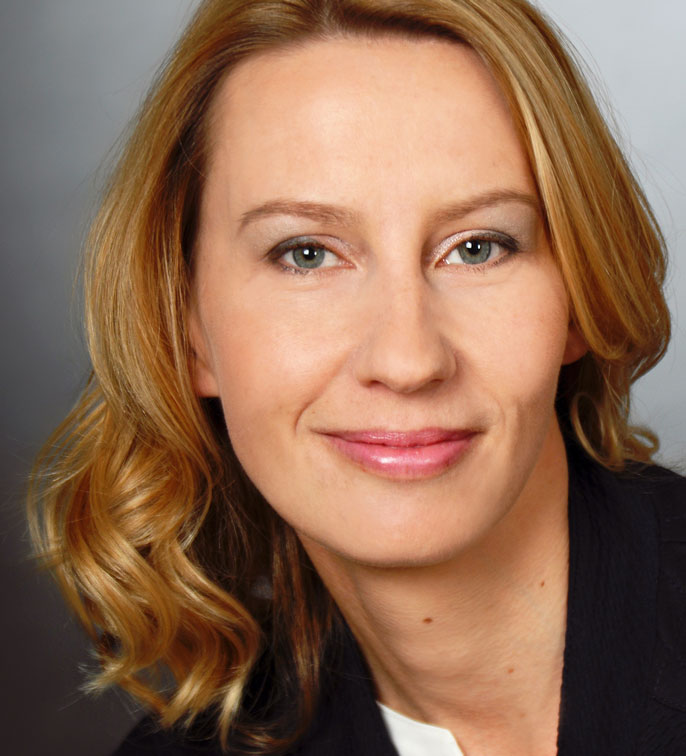 Dr. Angelika Mayer